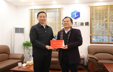 柳州市副市長朱富庭慰問公司拔尖人才廖立波、潘偉華